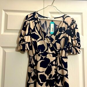 NWT Kaileigh navy and white flowed dress. Size S.